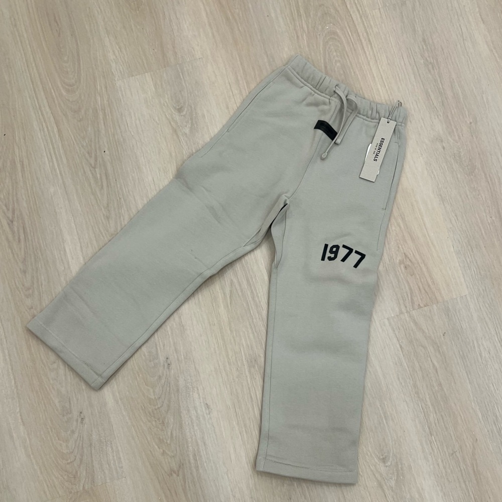 Essential kids pants NWT